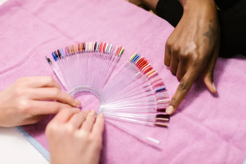 Reading the Room With Your Nails: Bold Choices, Real Reactions, and When to Trust Your Gut